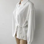 Back view, relaxed fit blouse