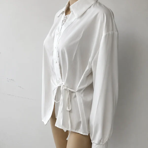 Back view, relaxed fit blouse