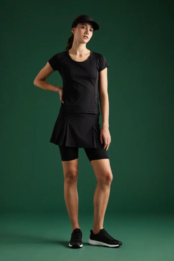 Minimalist Black Tennis Set